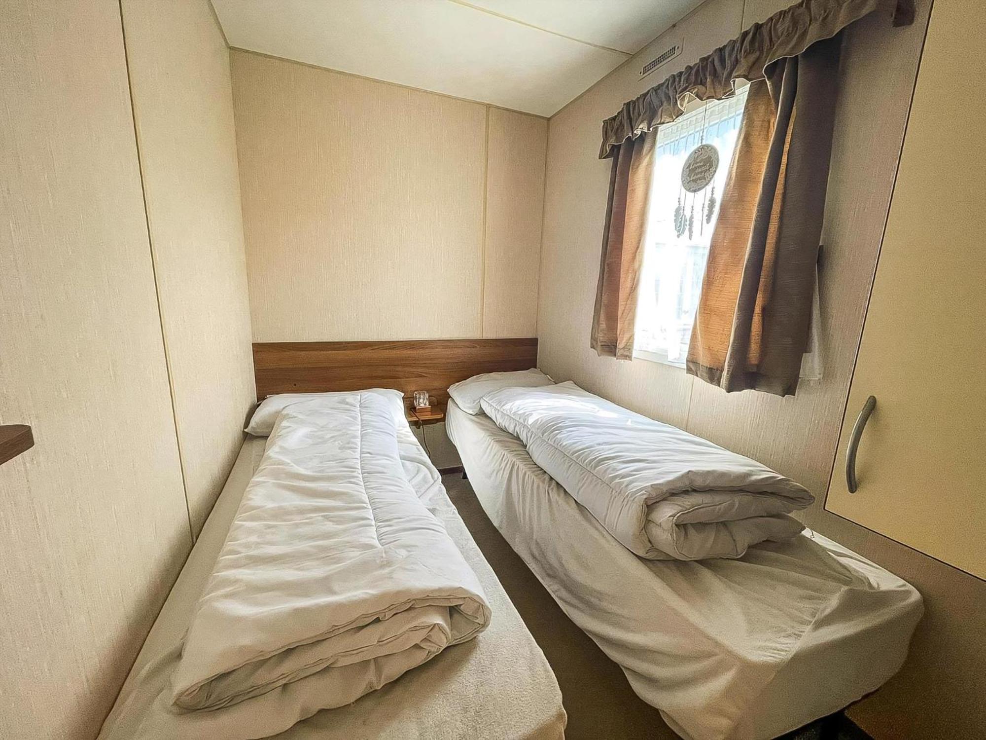 8 Berth Caravan With Decking At Sunnydale In Lincolnshire Ref 35087S Louth  Exterior photo