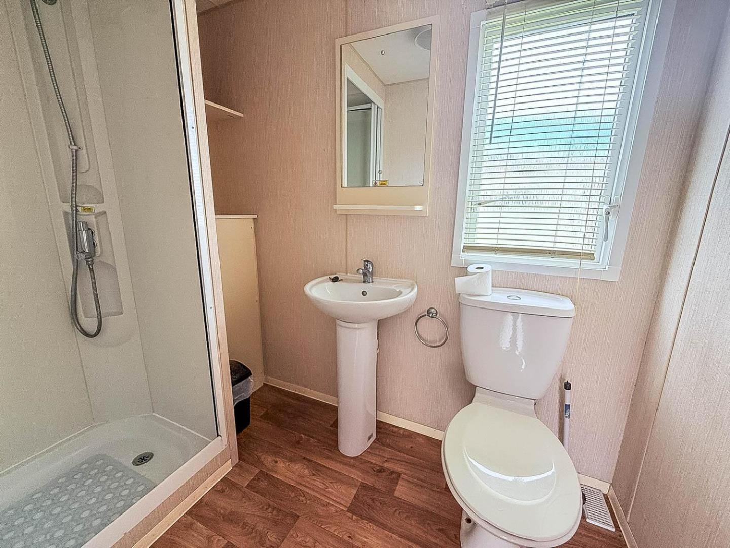 8 Berth Caravan With Decking At Sunnydale In Lincolnshire Ref 35087S Louth  Exterior photo